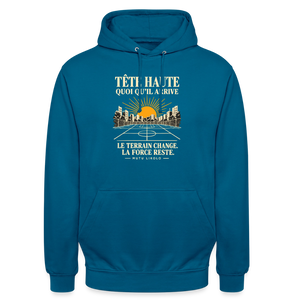 Hoodie Street Tête haute — Le terrain change, la force reste | Prise de Conscience - bleu profond 