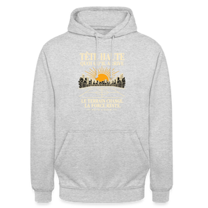 Hoodie Street Tête haute — Le terrain change, la force reste | Prise de Conscience - gris clair chiné