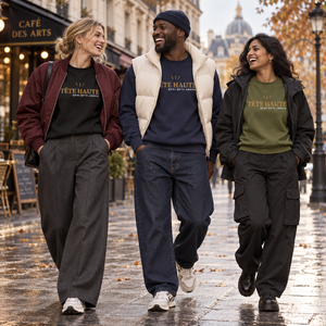 Trio portant les sweats TÊTE HAUTE Édition Élan avec bomber doudoune et veste de pluie