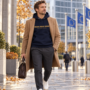 Look business casual avec le hoodie Head Held High bleu marine