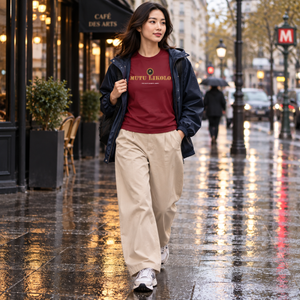 T-shirt Signature bordeaux avec veste de pluie marine