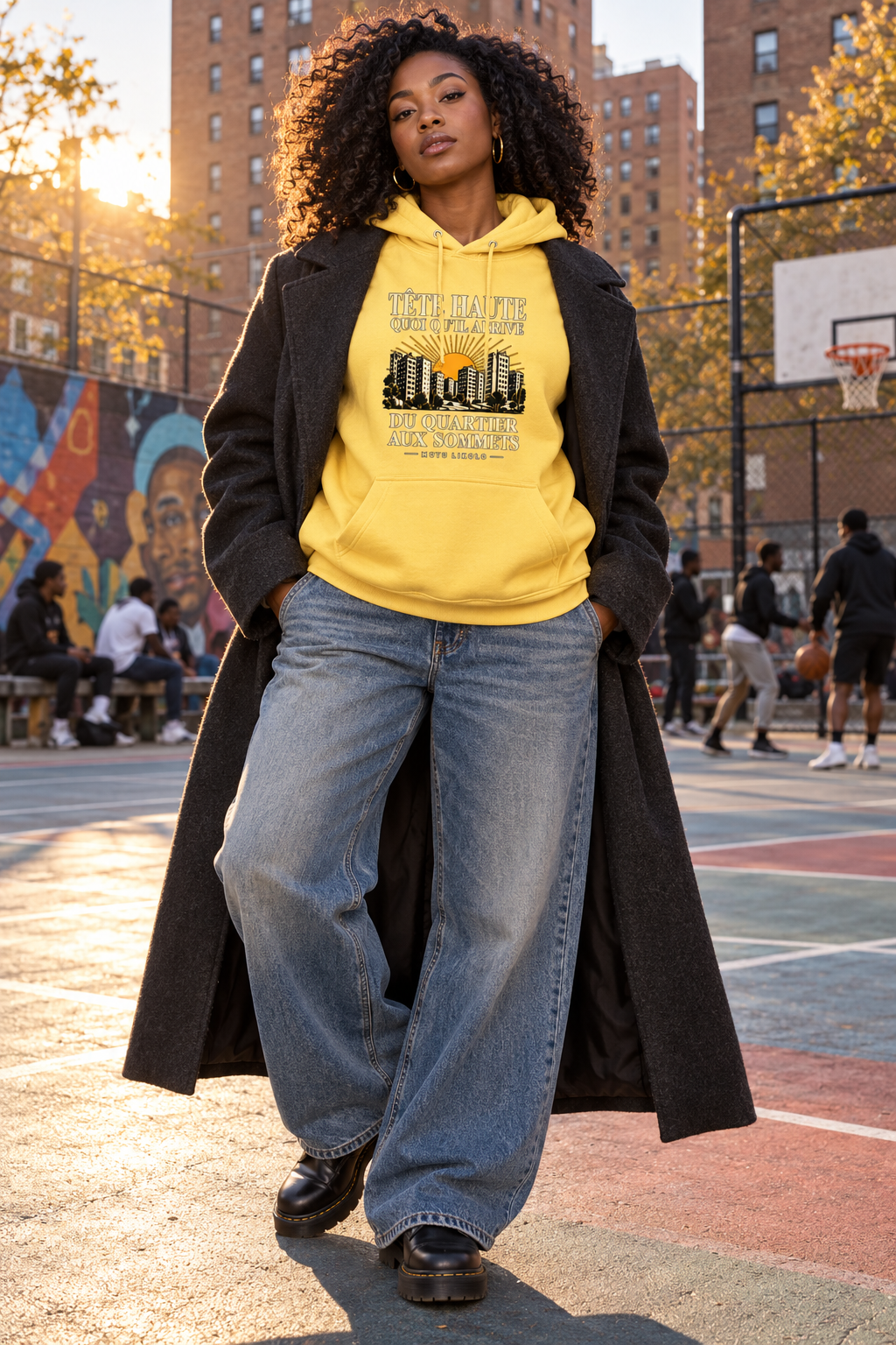 Hoodie Street Tête haute — Du quartier aux sommets, édition couleurs | Prise de Conscience — jaune citron — look Street porté