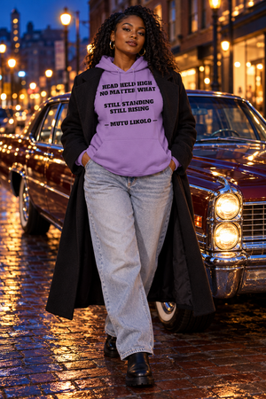 Street Hoodie Head Held High — Still Standing, Still Rising, Typography | Prise de Conscience — lavande — look Street porté