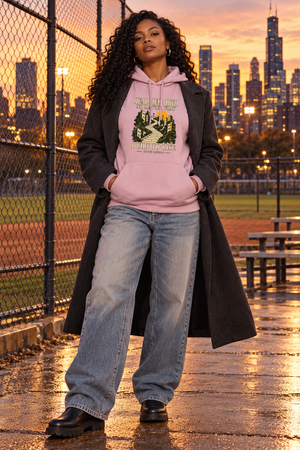 Street Premium Hoodie Head Held High — Built to Rise | Prise de Conscience — rose poudré — look Street porté